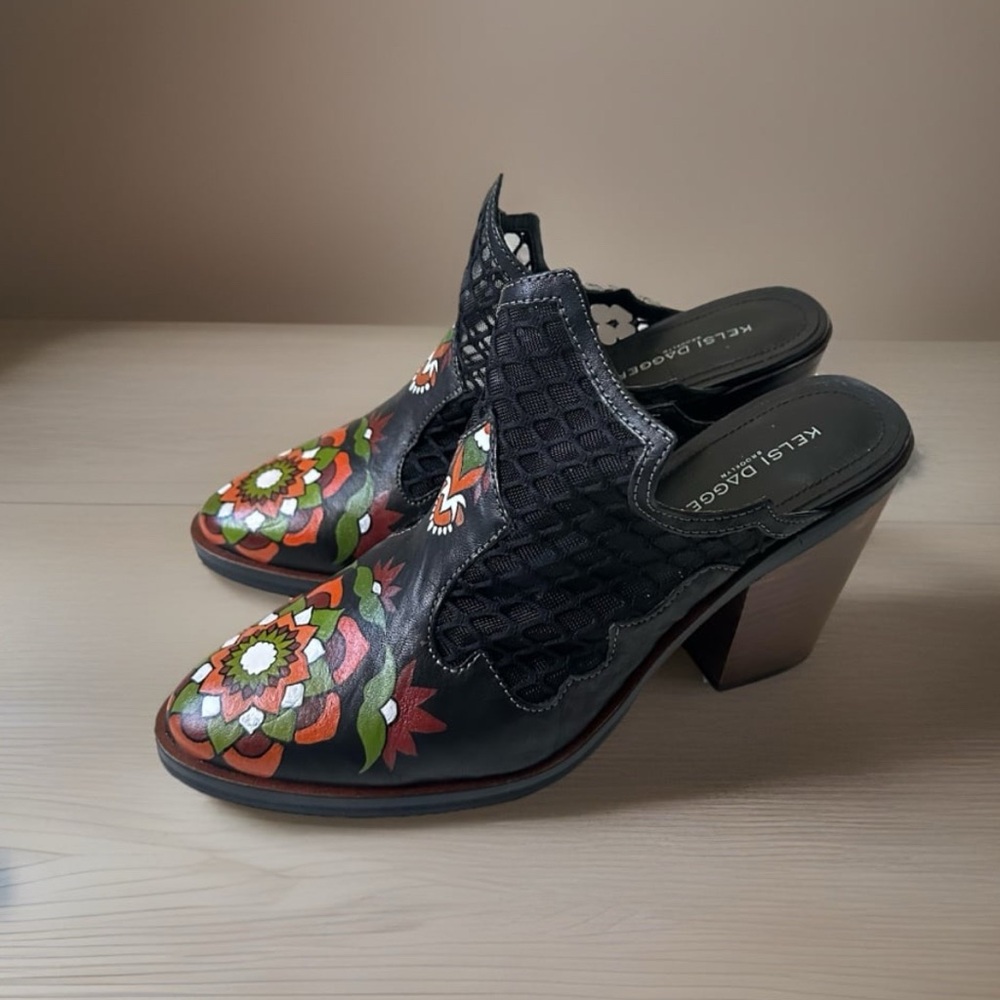 Kelsi Dagger Brooklyn Heeled Western Mules Floral design & Mesh~8.5